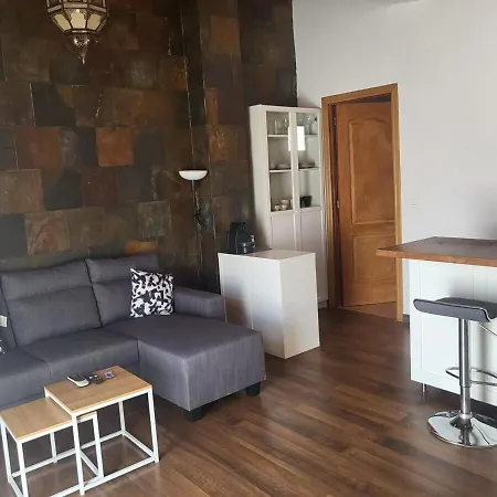 Piso Con Terraza En Cabanyal * Valencia