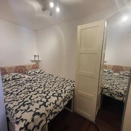 Piso Con Terraza En Cabanyal * Valence