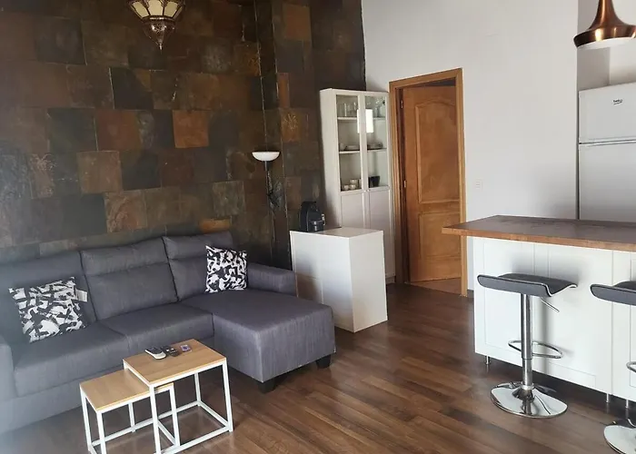 Piso Con Terraza En Cabanyal * Valencia